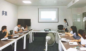 星南方店開(kāi)展演講與口才專項(xiàng)培訓(xùn)