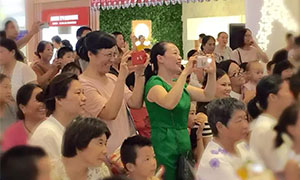 居然之家安徽分公司長江東路店“激情八月、快樂感恩”少兒才藝匯報表演