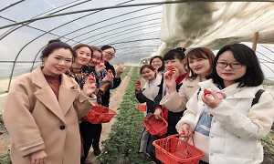 鄖陽店開展&ldquo;春風(fēng)搖曳女神節(jié)&rdquo;活動